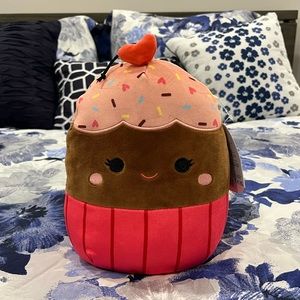 🧁 Ottie Chocolate Cupcake Valentines Day Original Squishmallows 8” BNWT